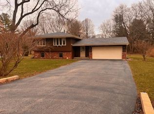 1213 Jill Peak Dr, Dundee, IL
