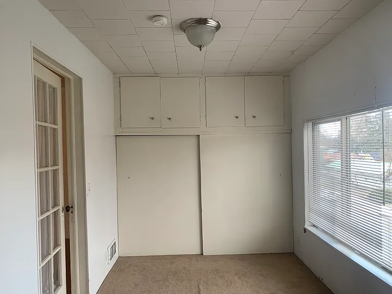 Third Avenue Apartments — Photo 13