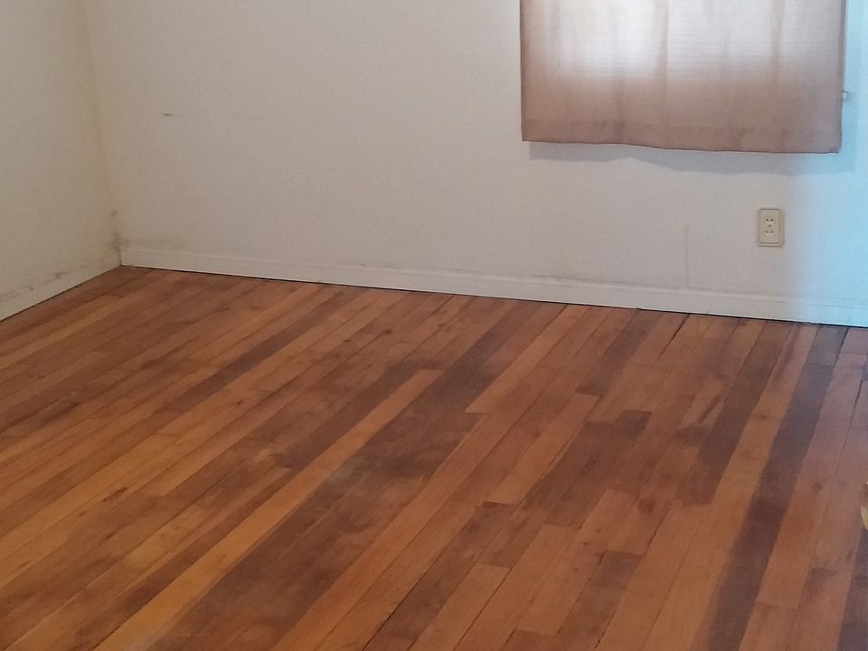 1st image of 734 W Longview Ave
