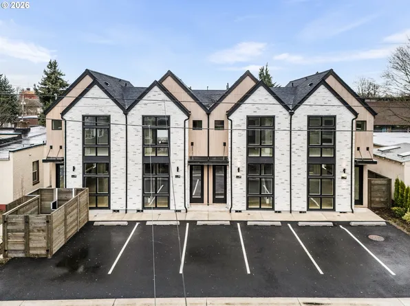 1911 Broadway St #8, Vancouver, WA 98663