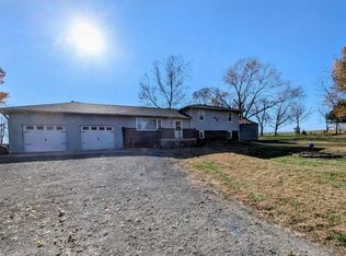 16500 Cameron Cir, Wamego, KS 66547