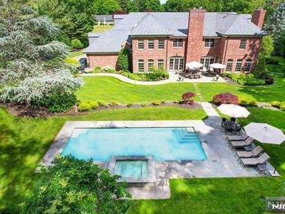 43 Chestnut Ridge Rd, Saddle River, NJ, 07458