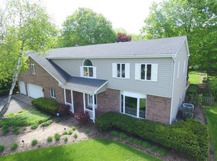 26W319 Blackhawk Dr, Wheaton, IL