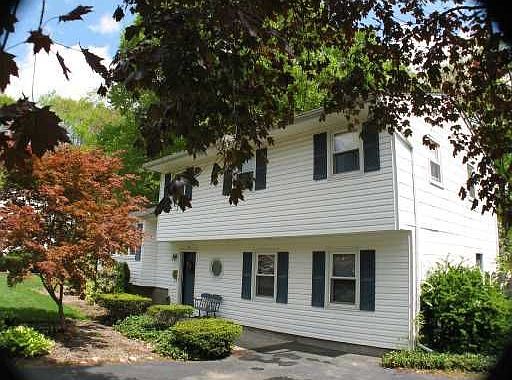 1st image of 10 Irion Dr