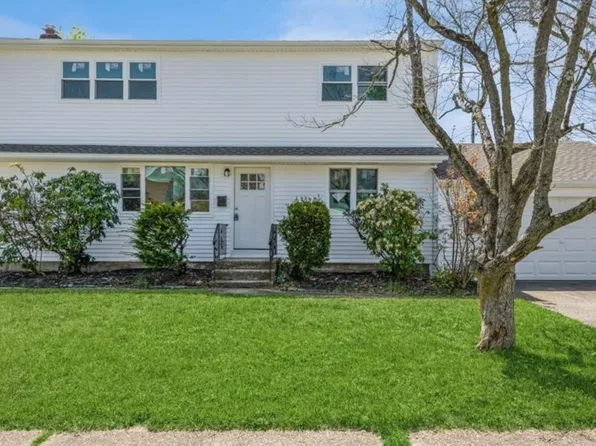 (undisclosed Address), Massapequa, NY 11758