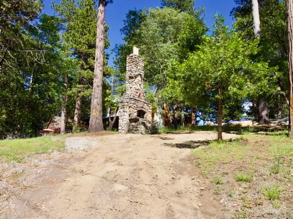 32065 Hunsaker Way, Running Springs, CA 92382