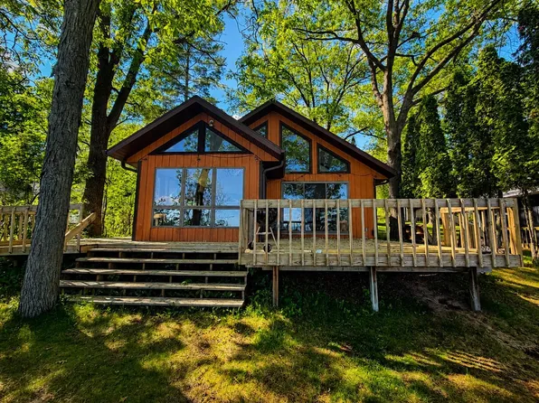 N4826 N Lakeshore Dr, Princeton, WI 54968