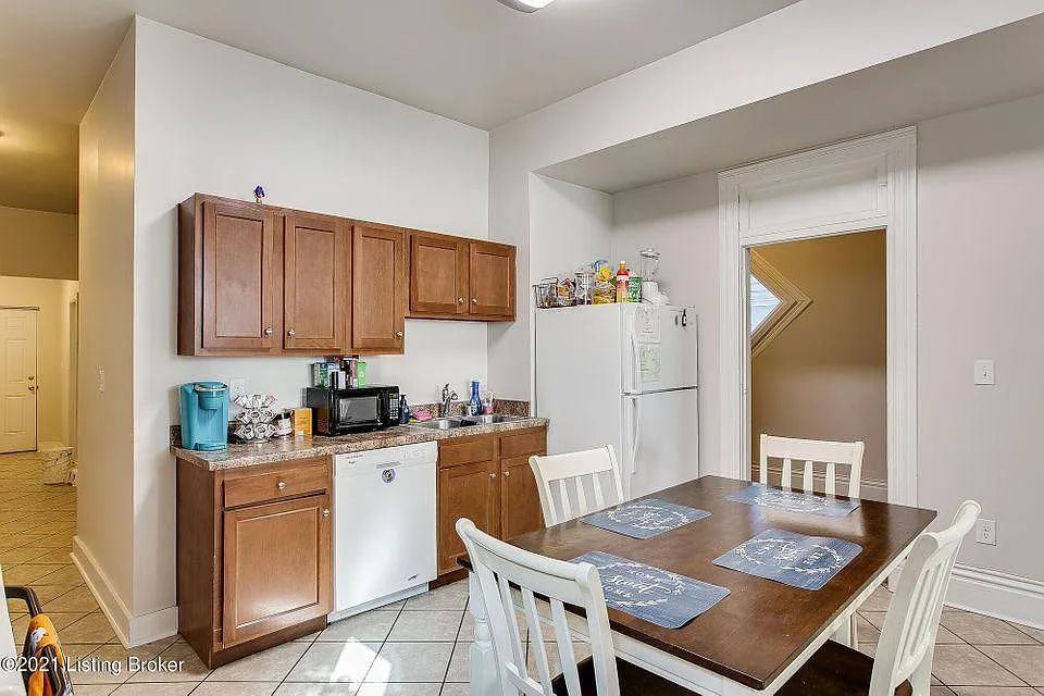 2526 S 4th St — Photo 2