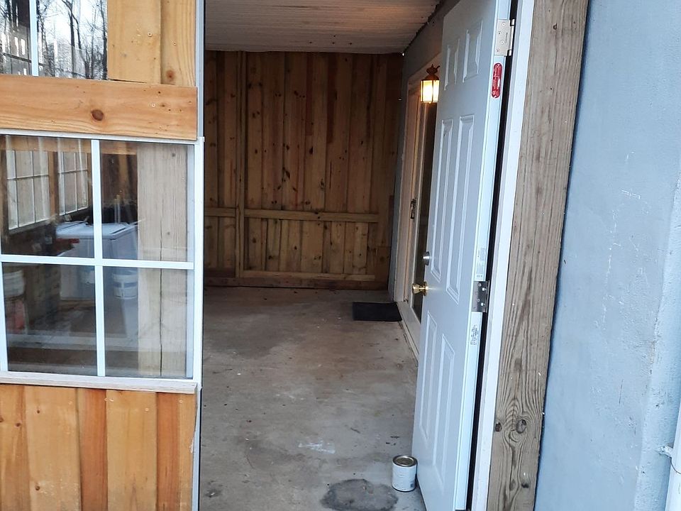 Entrance to sunroom