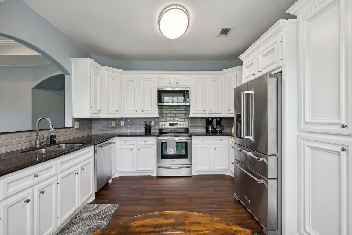 next background image