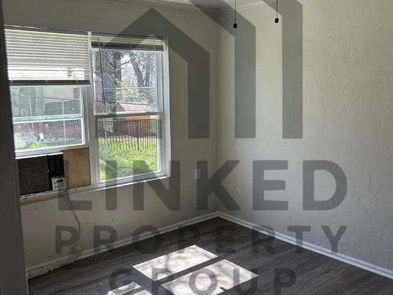 1438 NE 27th St — Photo 7