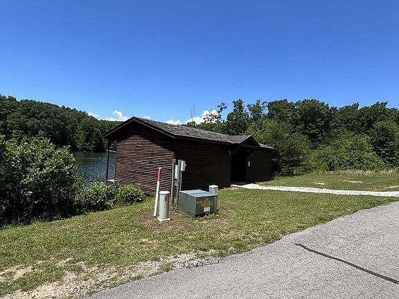 4th image of 72 Water View Ln