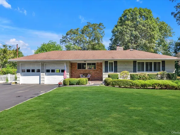 41 Villanova Lane, Dix Hills, NY 11746