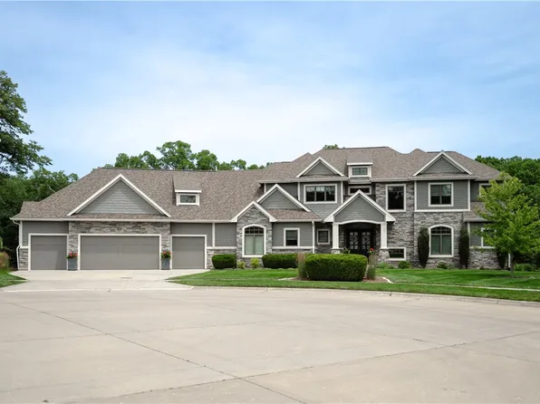 6211 Enclave Cir, Johnston, IA 50131