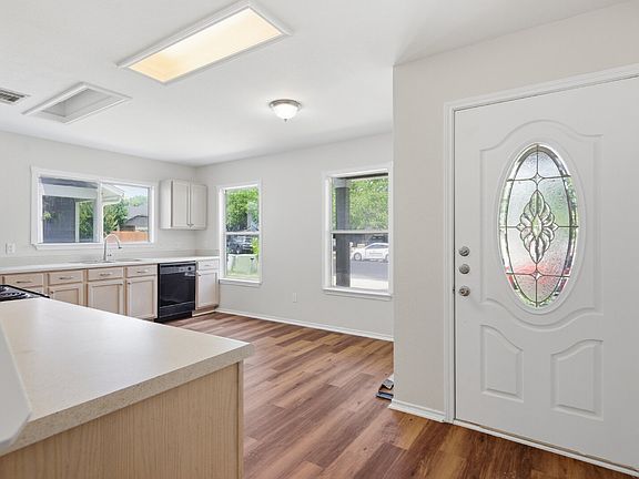 4th image of 10316 Garbacz Dr