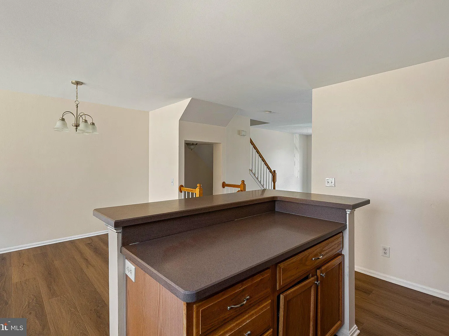 3 bed, 2.5 bath, 2365 sqft, $2,900 — Photo 4
