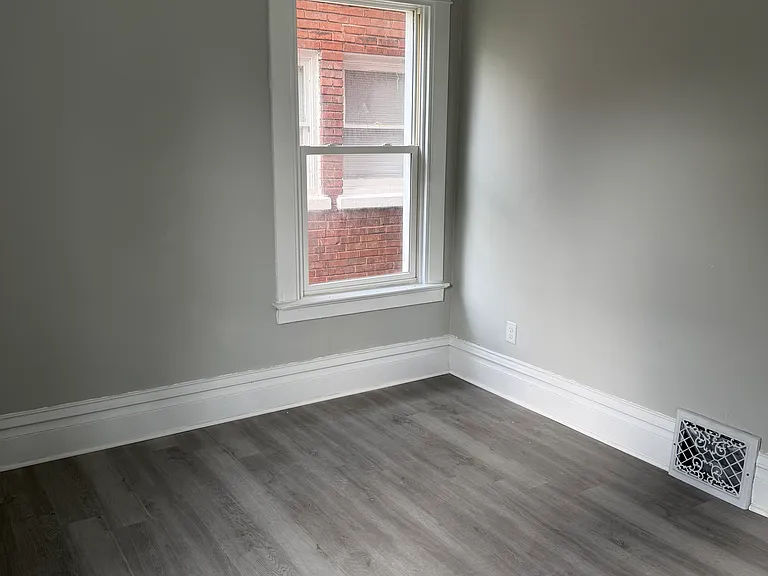 602 Woodlawn Ave #602 — Photo 9