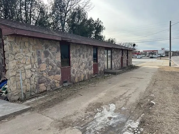 920 N Washington Ave, Wellington, KS 67152