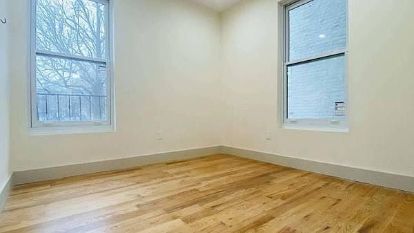 2nd image of 3028 Fulton St #1