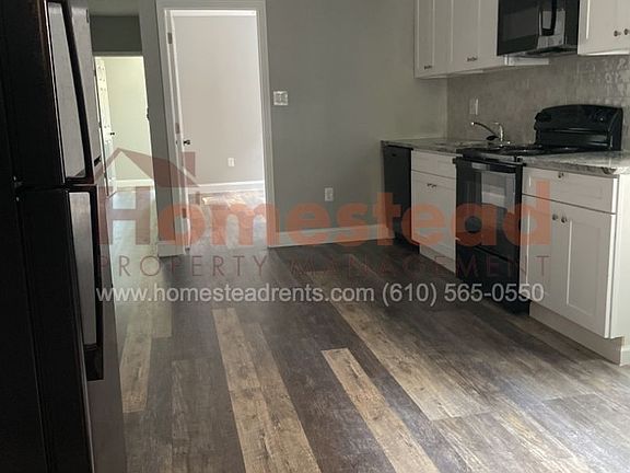 2nd image of 808 Dekalb St #1