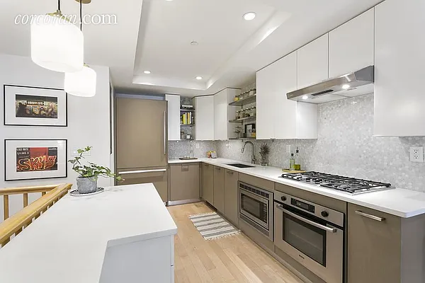 Sold by Corcoran | media 24