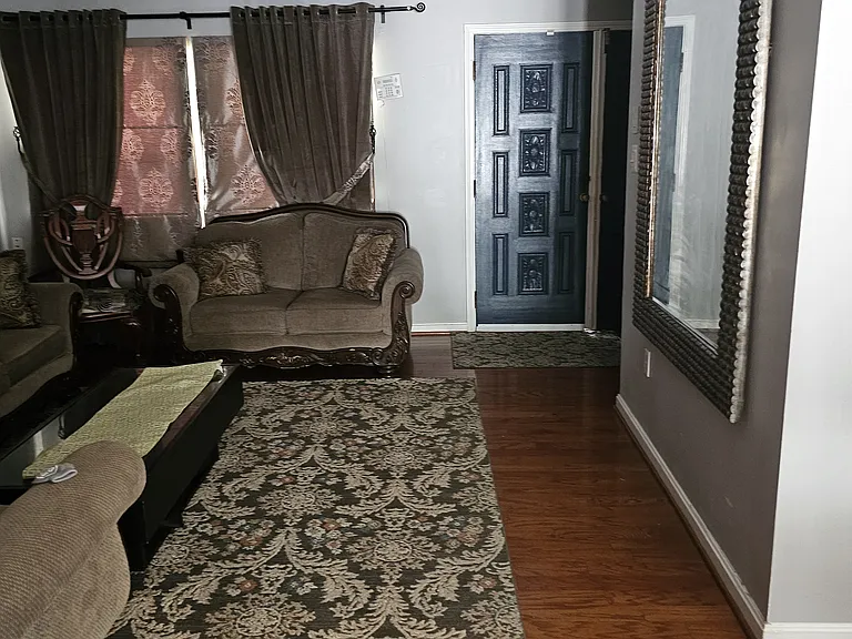 E Poplar Rd — Photo 3
