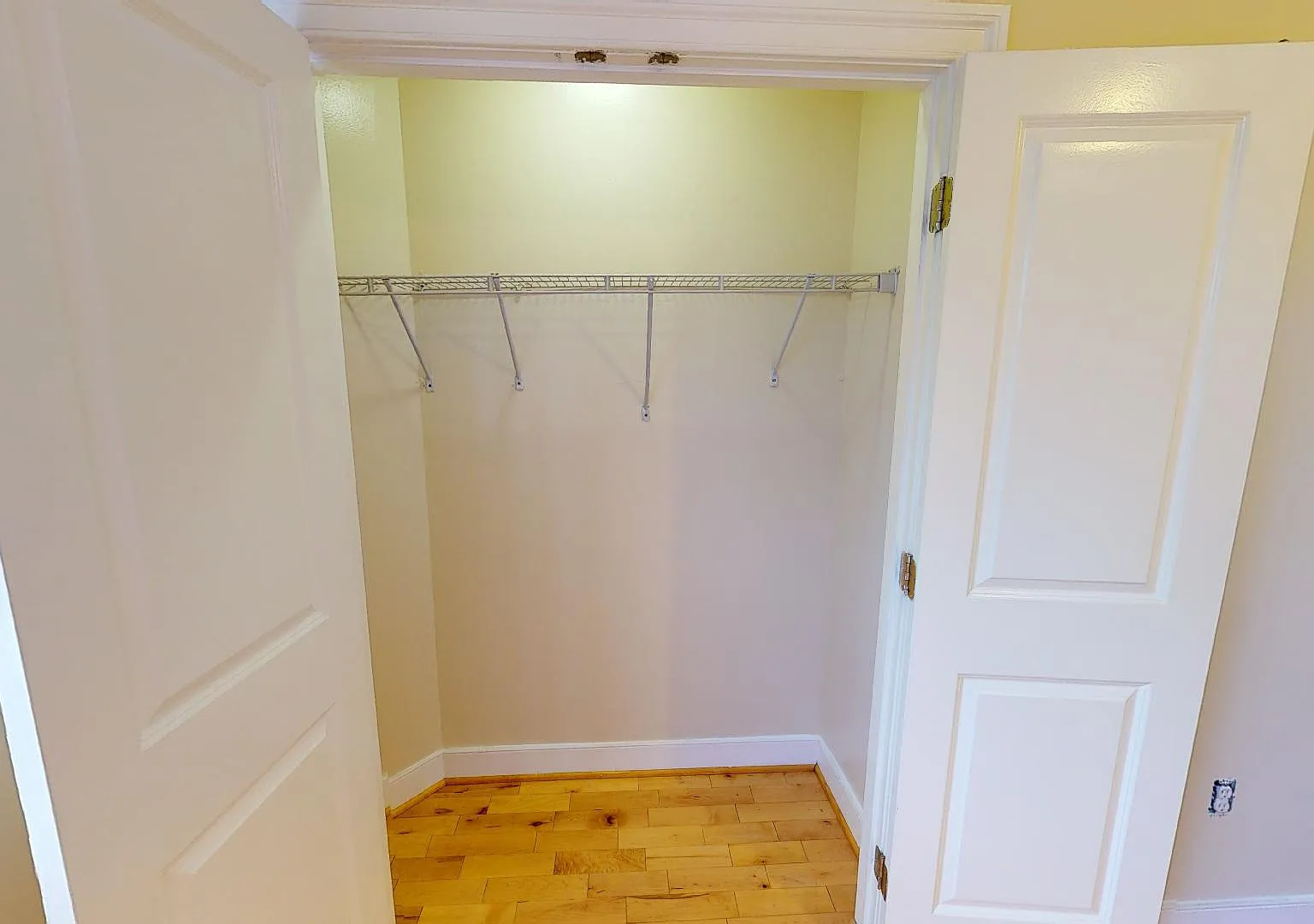 2 bed, 989 sqft, $1,599 — Photo 3