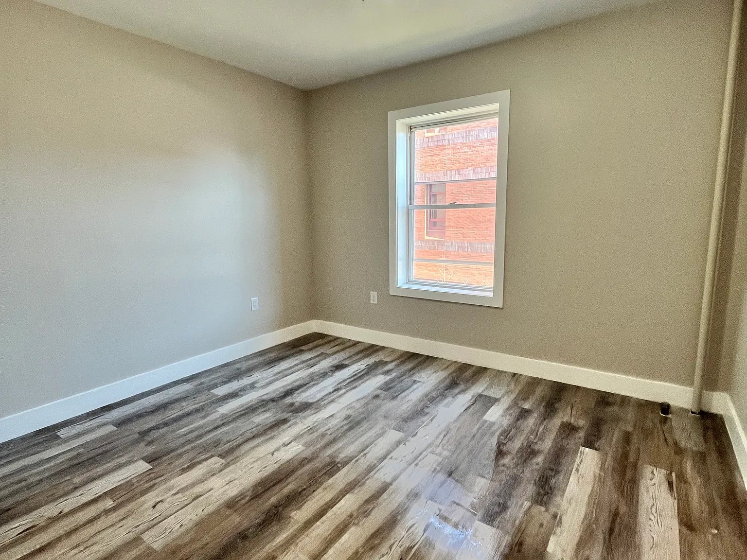 104 Belmont Ave — Photo 4
