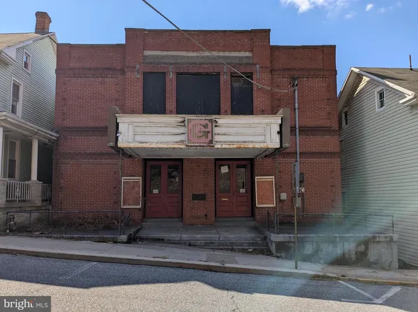 37 Manchester St, Glen Rock, PA 17327