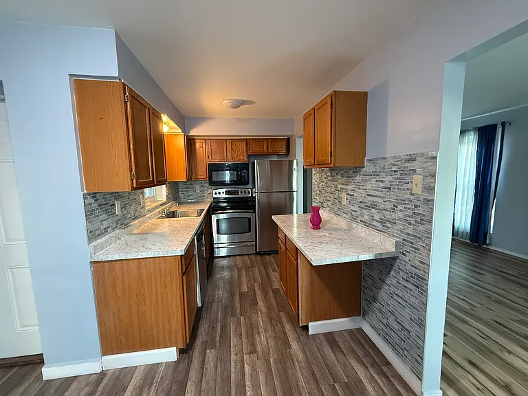 11910 Gravois Rd #3 — Photo 6