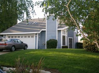 15185 Akker Rd, Lake Hughes, CA 93532