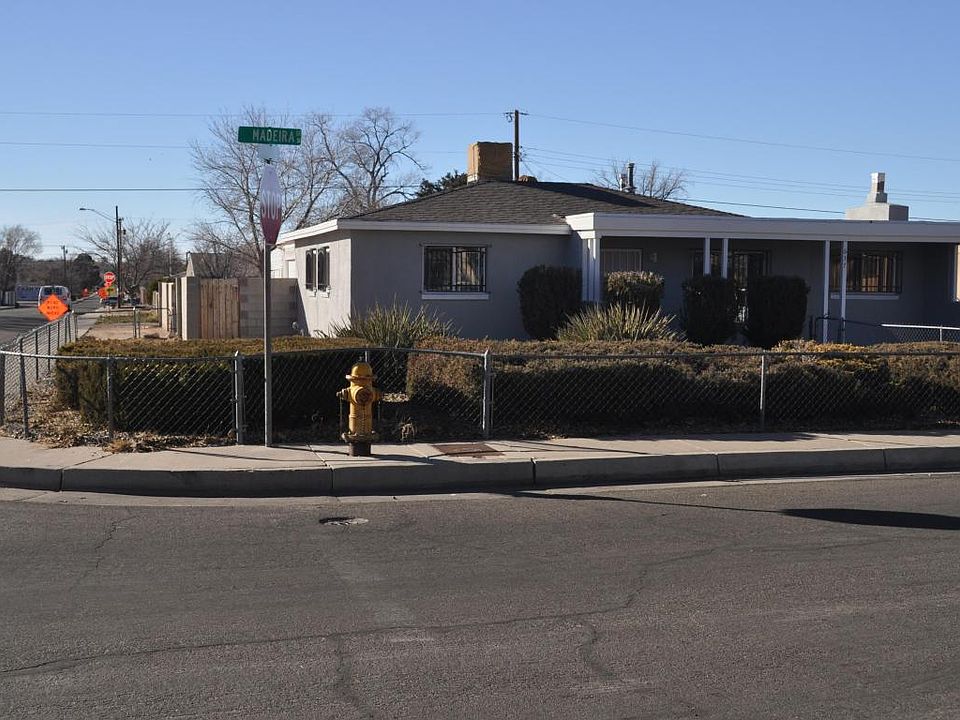 1st image of 637 Madeira Dr SE