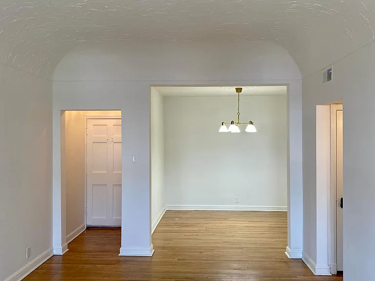 402 S Brentwood Blvd #33 — Photo 4