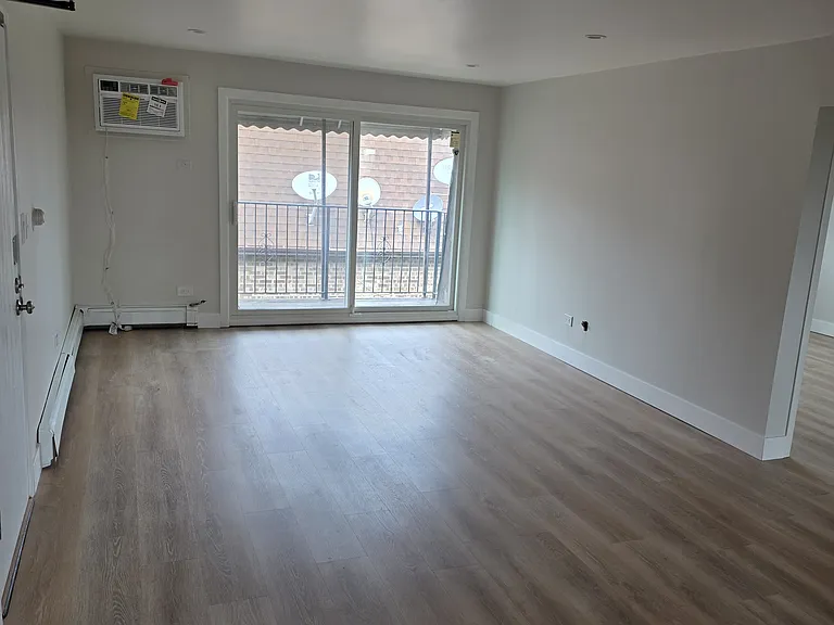 529 W Dempster St #2E — Photo 4