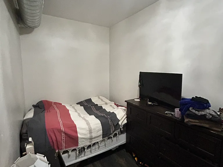 3503 W Dickens Ave — Photo 8