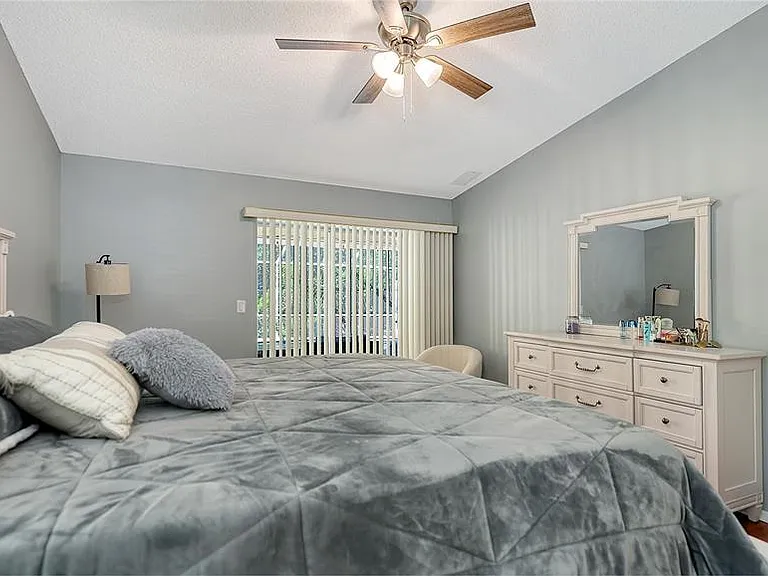2246 Cork Oak St W — Photo 28