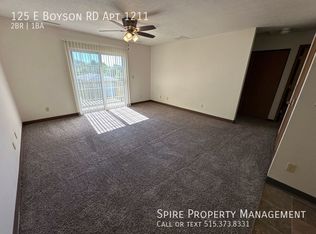 125 E Boyson Rd APT 1211, Hiawatha, IA 52233