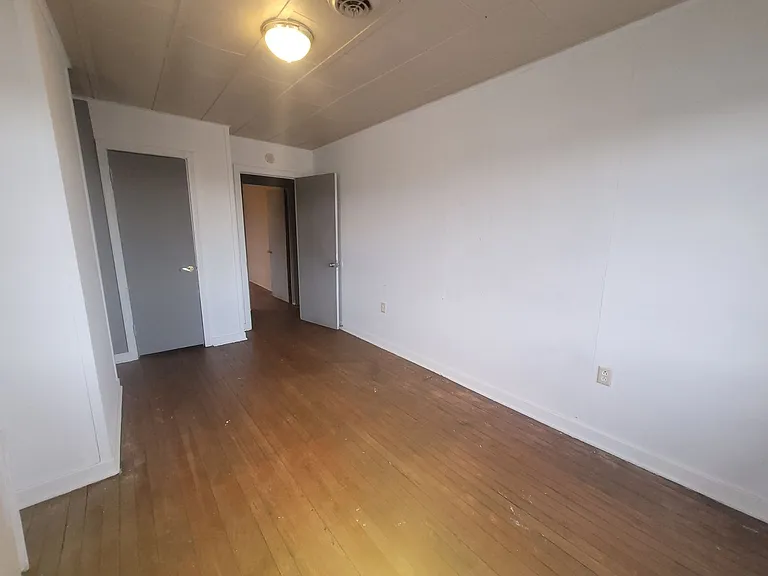 934 Wood St — Photo 9
