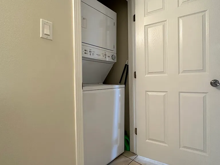 2048 Westminster Cir — Photo 10