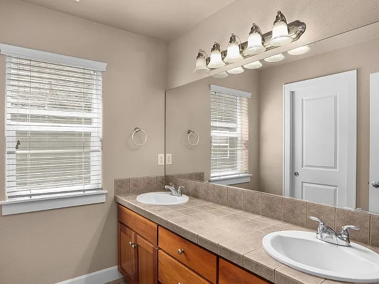 3426 Doubletree St — Photo 18