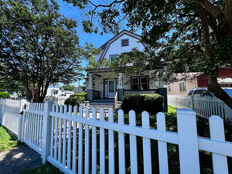 3436 Chesapeake Blvd — Photo 3