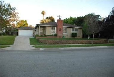 2nd image of 839 Robinhood Ln