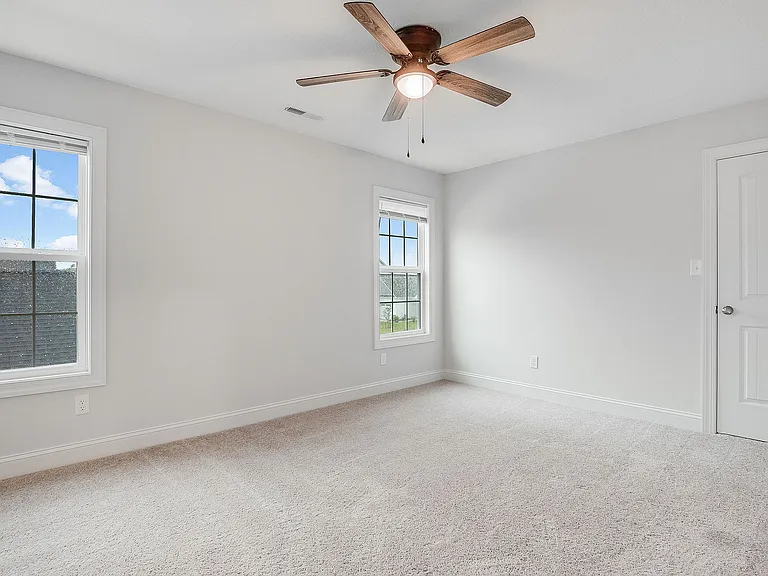 917 Uplands Ln — Photo 28