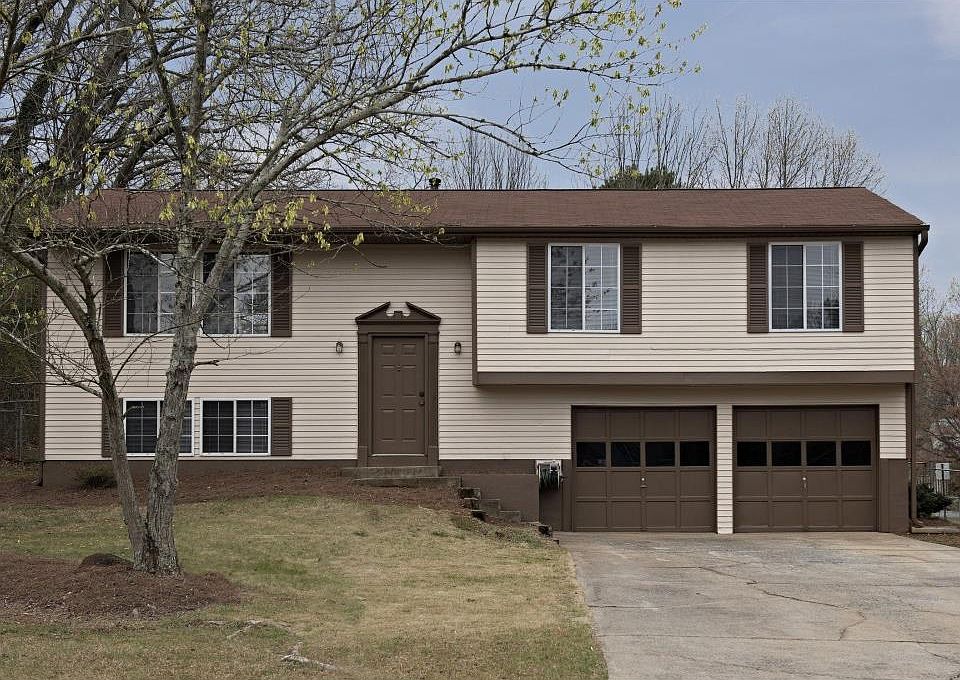 1st image of 2549 Morgan Lake Dr NE
