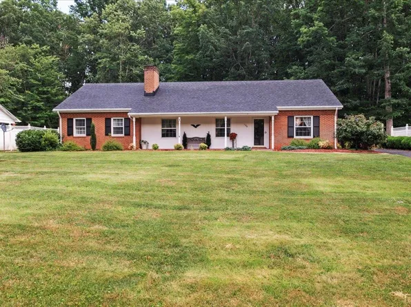 126 Arrowhead Dr, Lynchburg, VA 24502