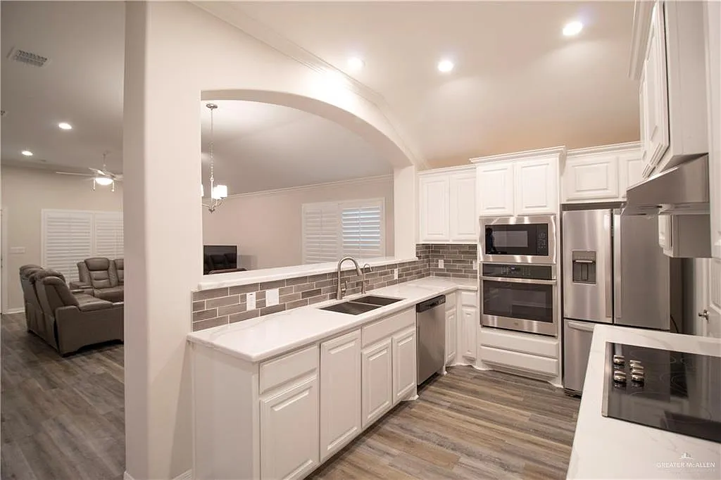 4 bed, 3.0 bath, 1698 sqft, $2,300 — Photo 4
