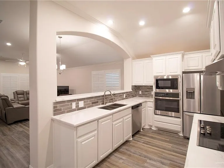 13721 Belle Ct — Photo 4