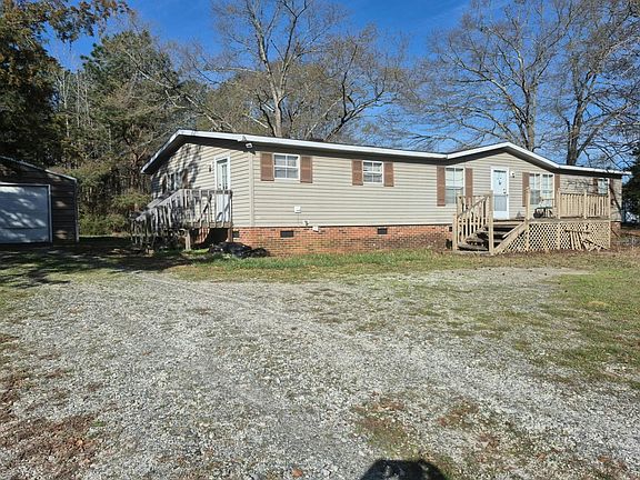 3rd image of 22 Lakeview Dr