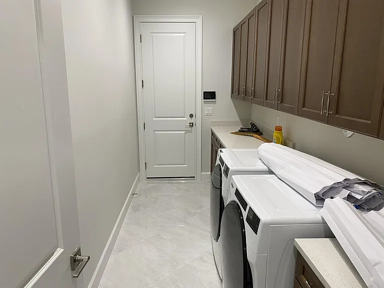 4685 Estates Cir — Photo 31