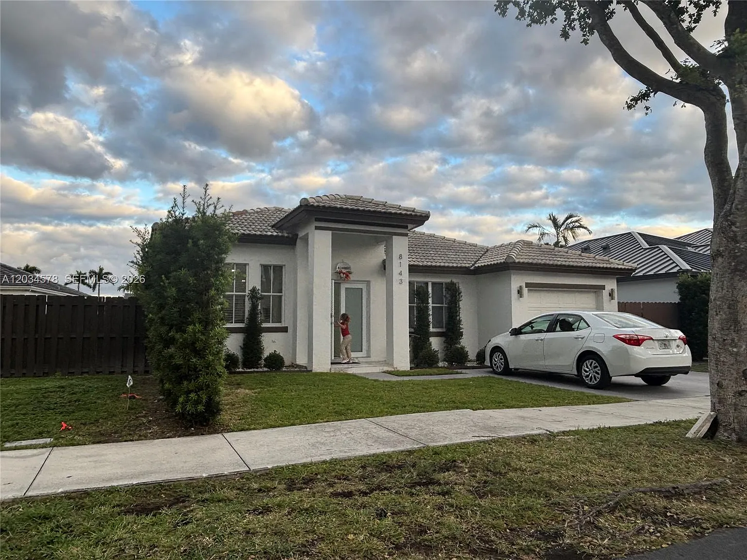 Poinciana At Sunset Lakes — Photo 2